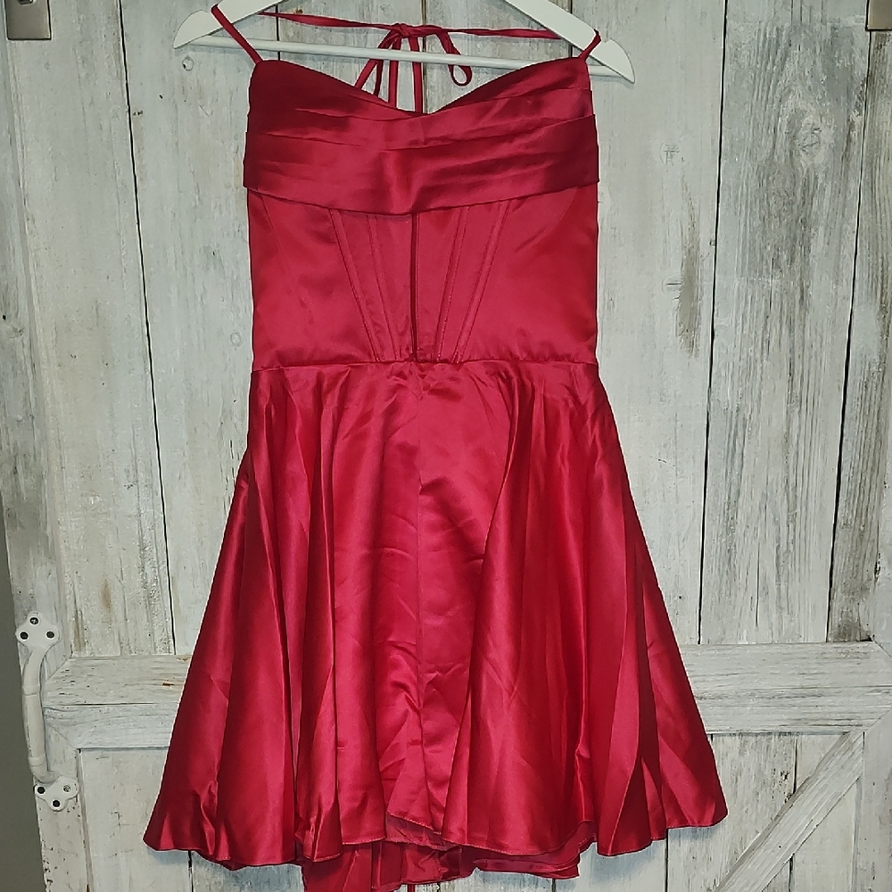 Chic Scarlet Mini Dress